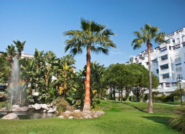 Multi-room flat in Marbella (Costa del Sol), buy cheap - 2 500 000 [63026] 2