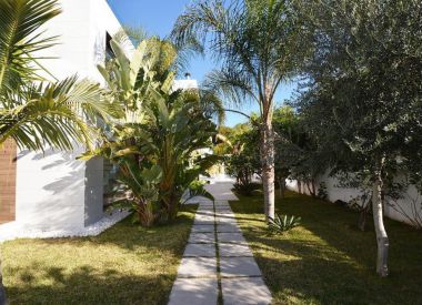 Villa in Cabo Roig (Costa Blanca), buy cheap - 1 900 000 [71063] 4