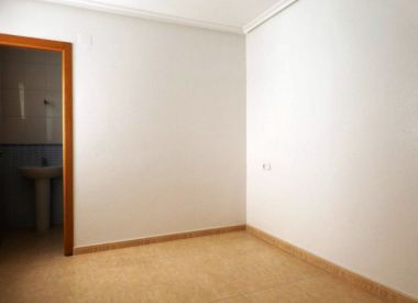 Apartments in Torrevieja (Costa Blanca), buy cheap - 104 900 [72192] 4