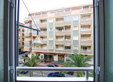 Apartments in Torrevieja (Costa Blanca), buy cheap - 96 000 [72092] 9