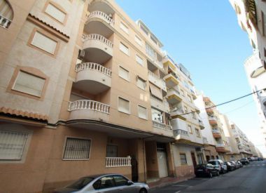 Apartments in Torrevieja (Costa Blanca), buy cheap - 75 000 [72035] 1