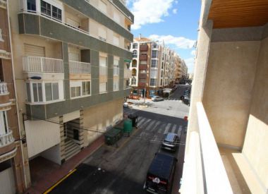 Apartments in Torrevieja (Costa Blanca), buy cheap - 82 000 [72003] 3