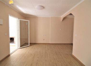 Apartments in Torrevieja (Costa Blanca), buy cheap - 57 900 [72820] 8