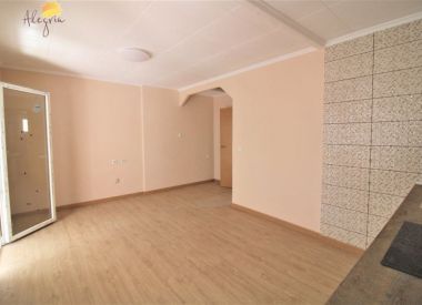 Apartments in Torrevieja (Costa Blanca), buy cheap - 57 900 [72820] 9