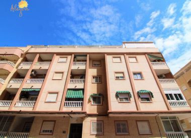 Apartments in Torrevieja (Costa Blanca), buy cheap - 86 900 [72617] 3