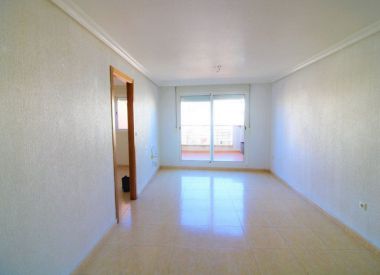 Apartments in Torrevieja (Costa Blanca), buy cheap - 117 900 [72332] 3